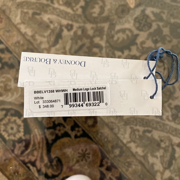 BEAUTIFUL DOONEY TOTE & SILK SCARF! - Picture 11 of 11